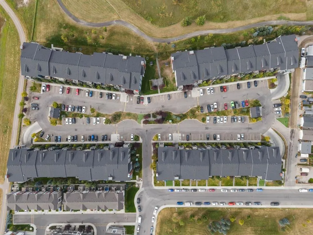 99 Copperstone Park SE, #1403