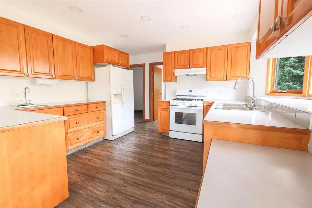 51036 Township Road 354