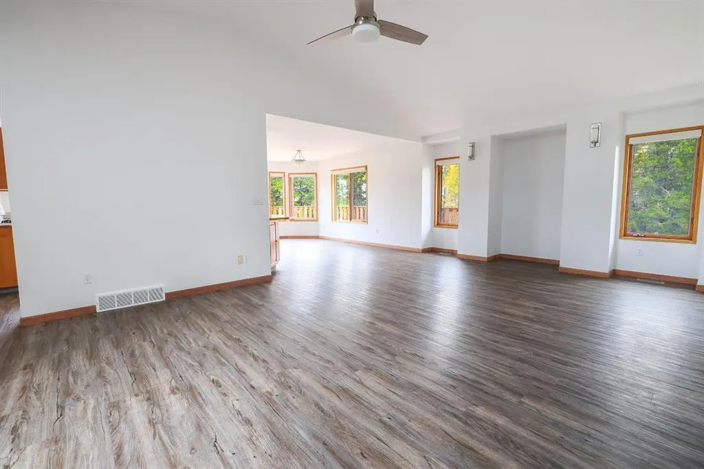 51036 Township Road 354