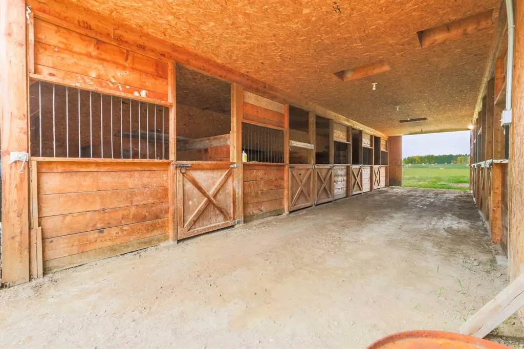 51036 Township Road 354