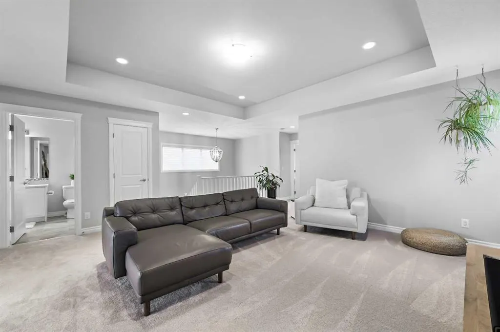 43 Nolancrest Manor NW