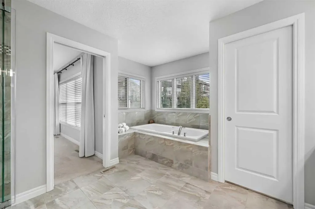 43 Nolancrest Manor NW