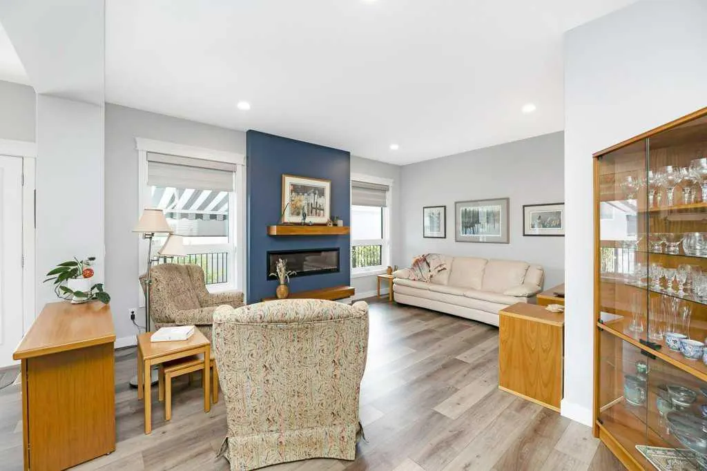 15 Eaton Crescent