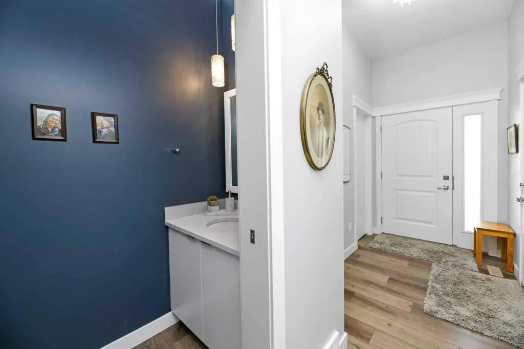15 Eaton Crescent