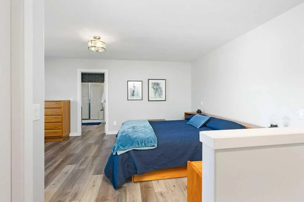15 Eaton Crescent