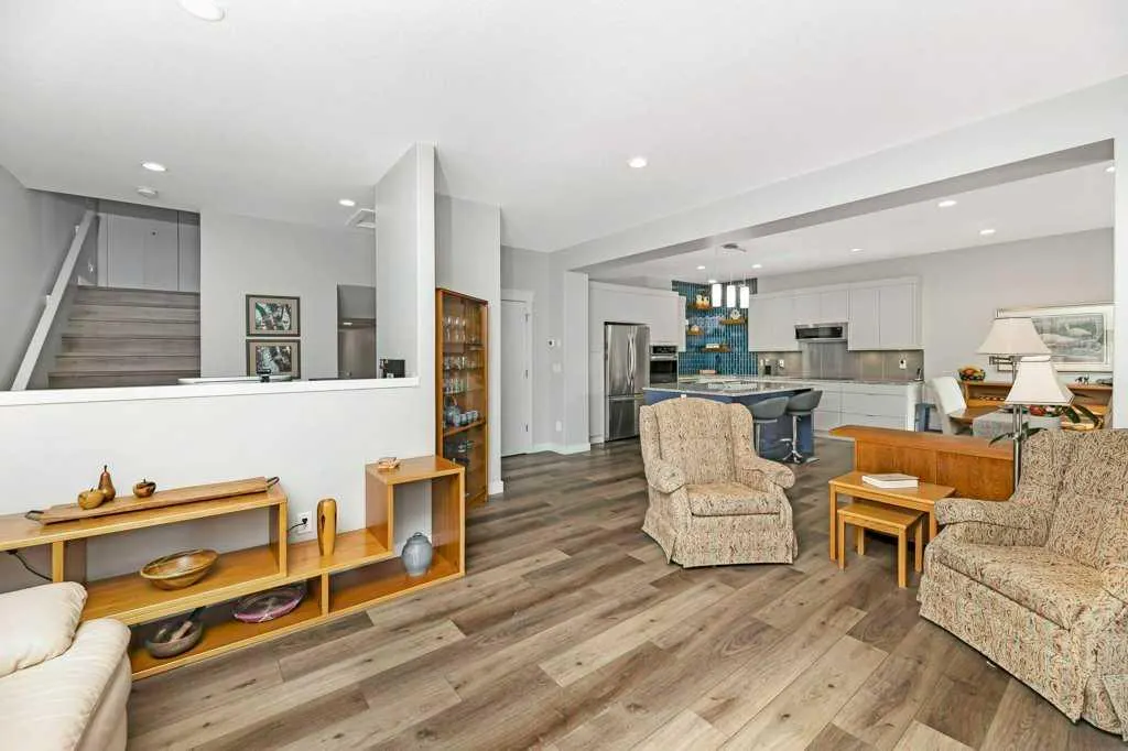 15 Eaton Crescent