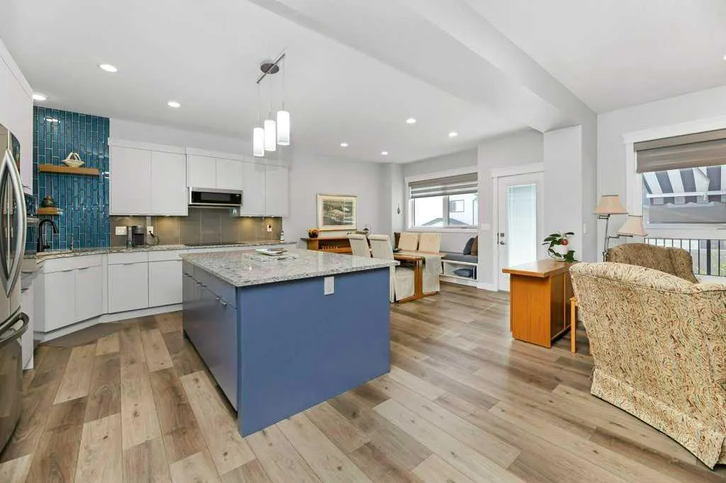 15 Eaton Crescent
