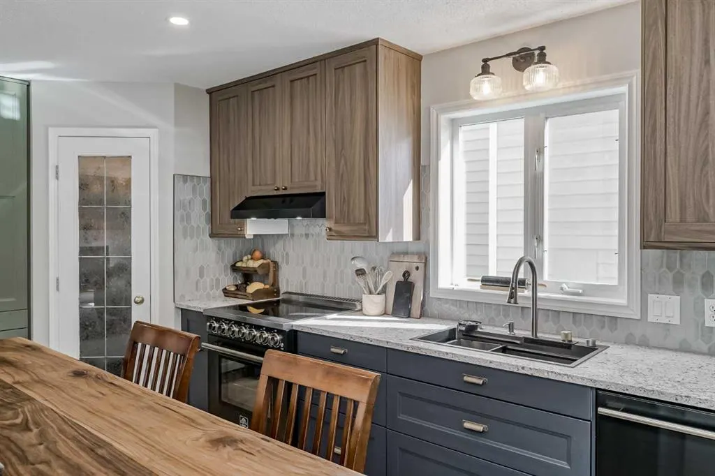 19 Inverness Boulevard SE