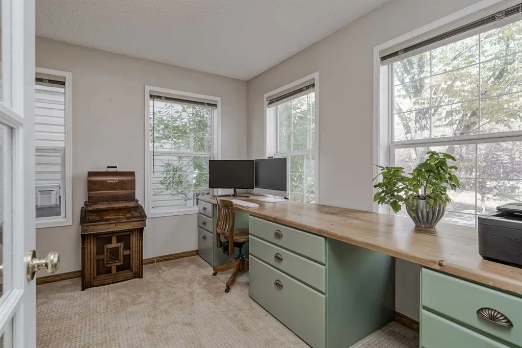 19 Inverness Boulevard SE