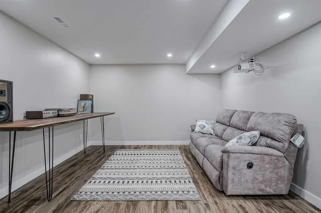 19 Inverness Boulevard SE