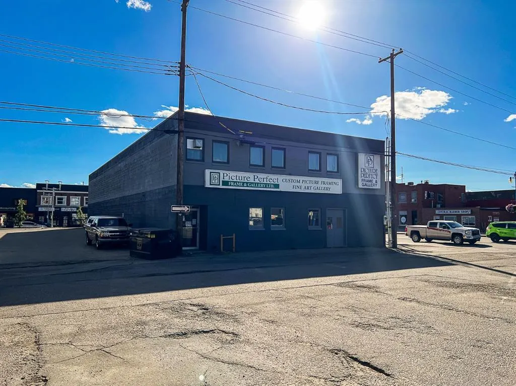 9934 100 Avenue