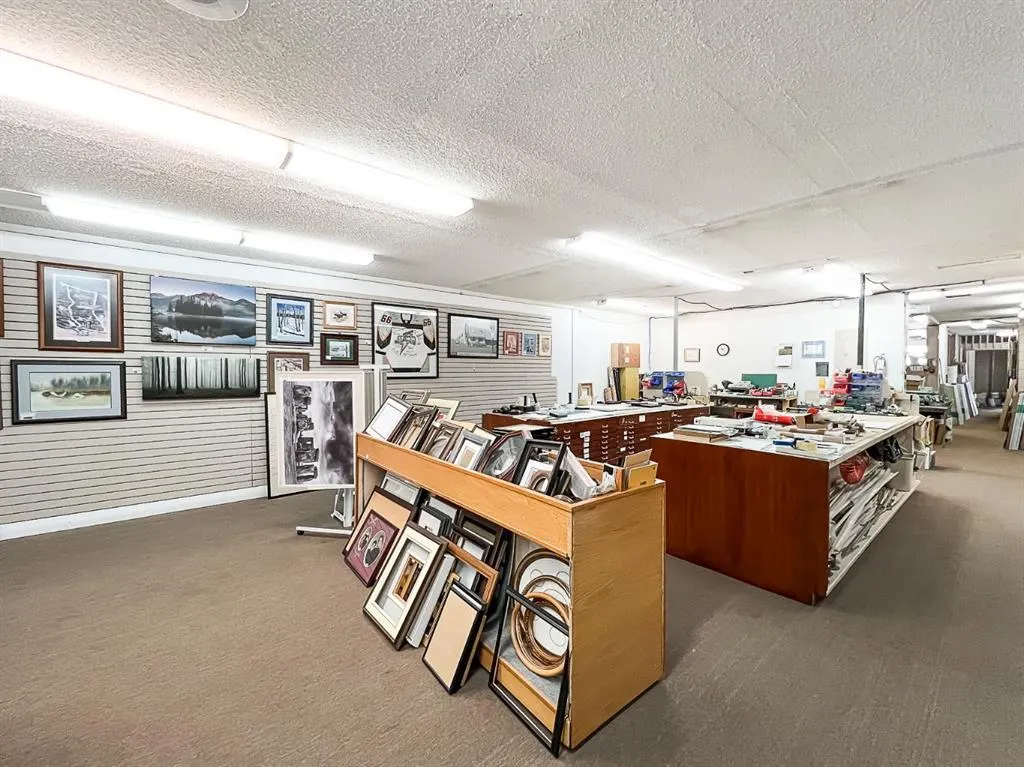 9934 100 Avenue