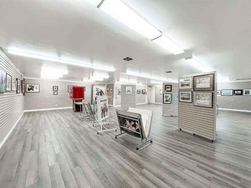 9934 100 Avenue