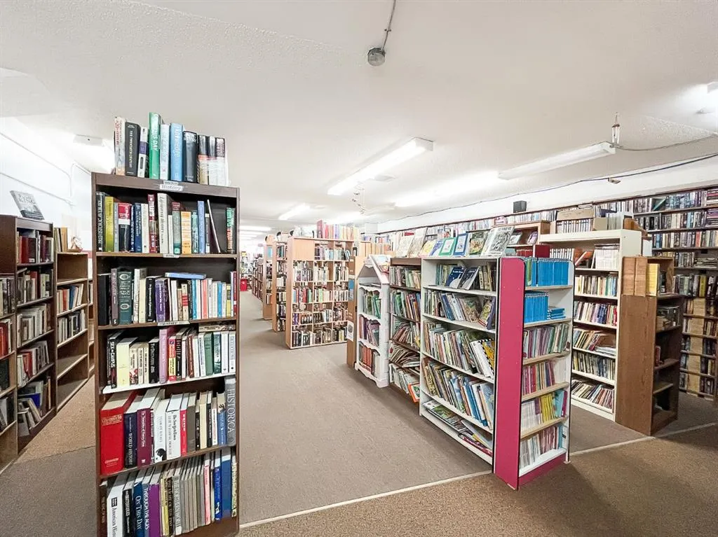 9934 100 Avenue