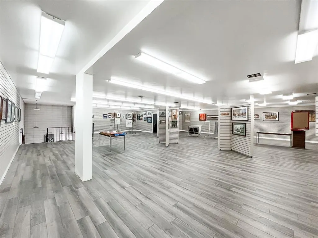 9934 100 Avenue