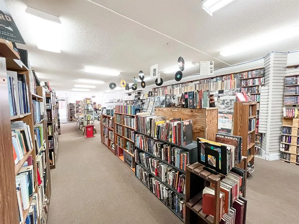 9934 100 Avenue