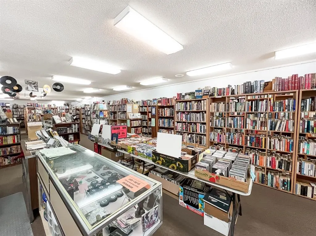 9934 100 Avenue