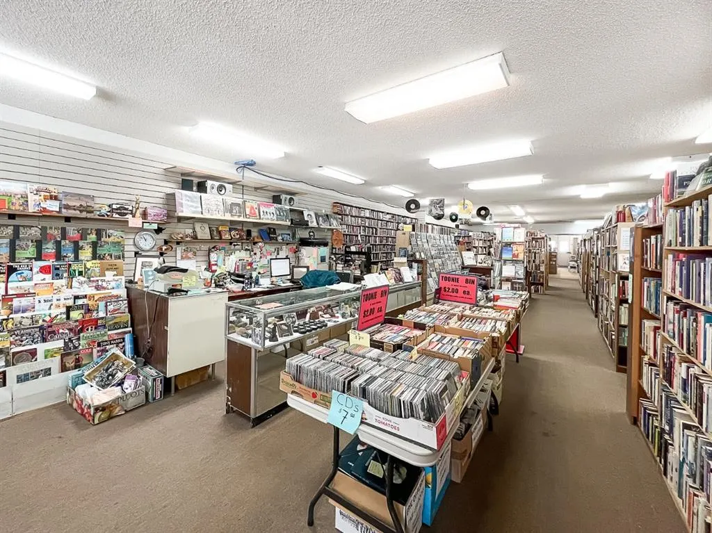 9934 100 Avenue