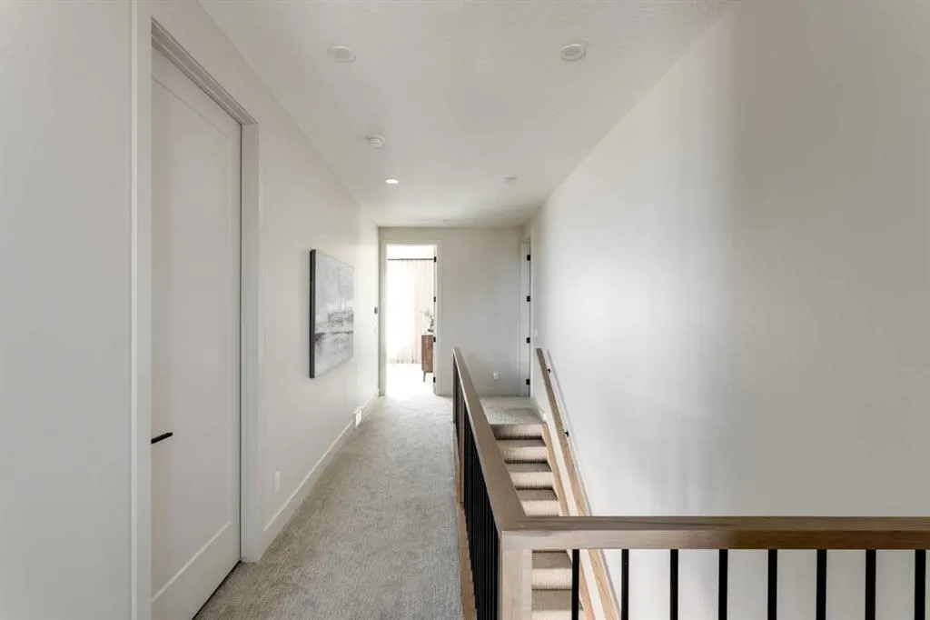 8 Rockcliff Hill NW