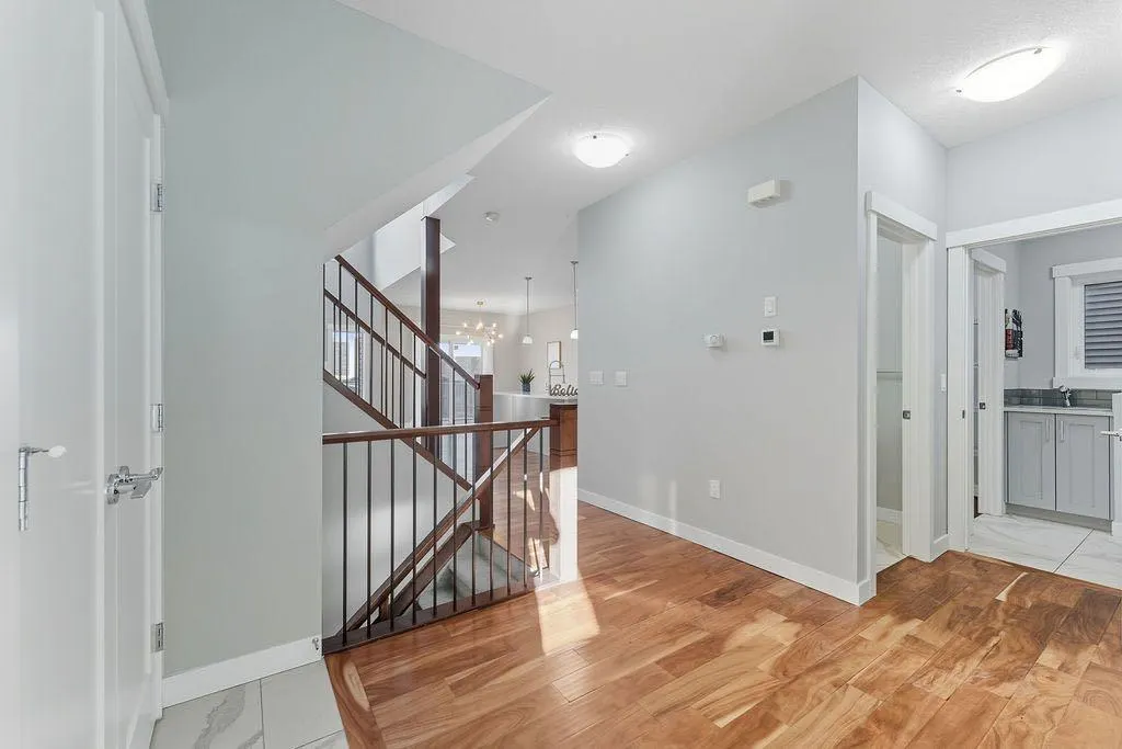 240 Nolanhurst Crescent NW
