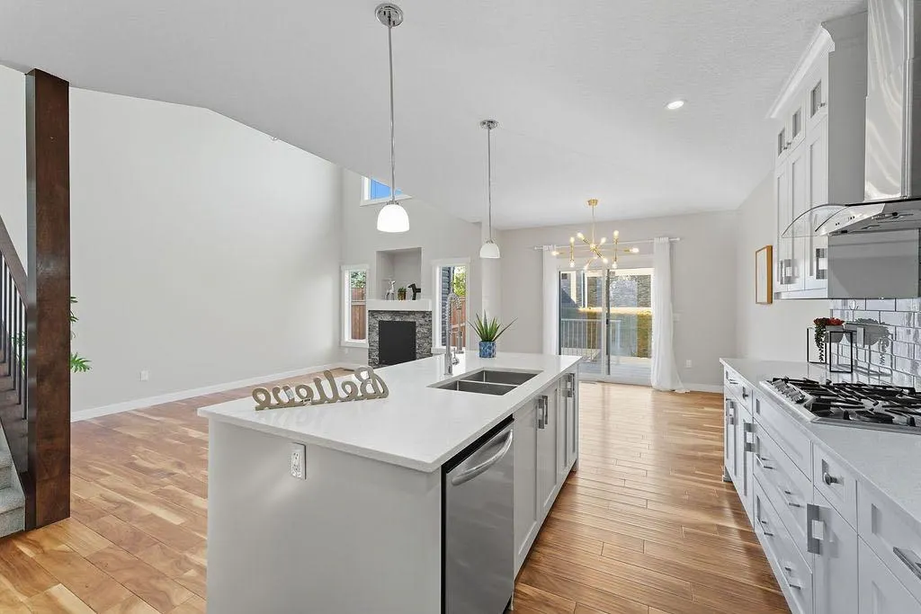 240 Nolanhurst Crescent NW