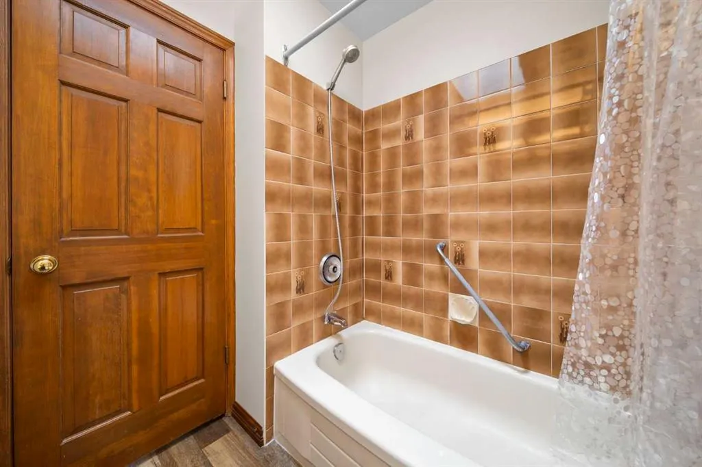 36 Strathlorne Crescent SW