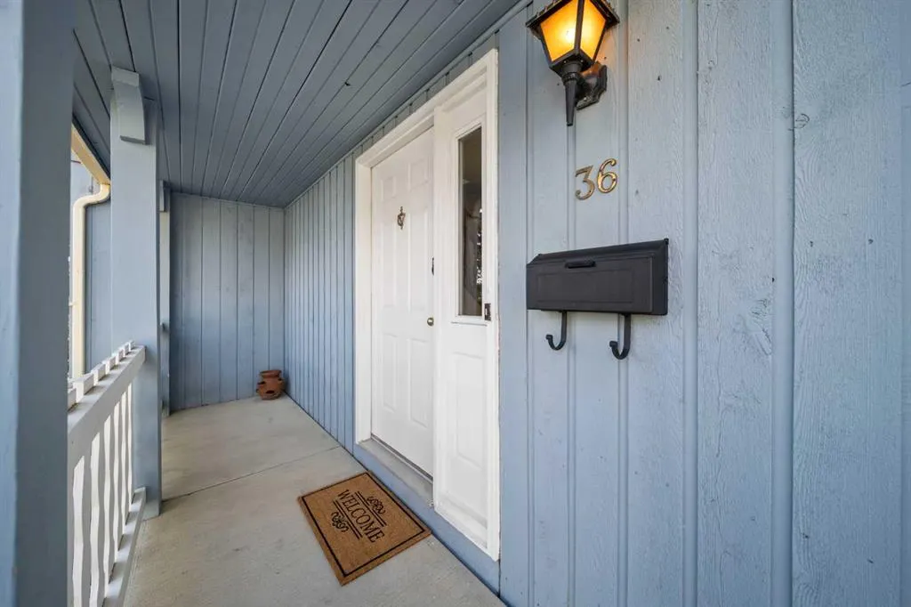 36 Strathlorne Crescent SW