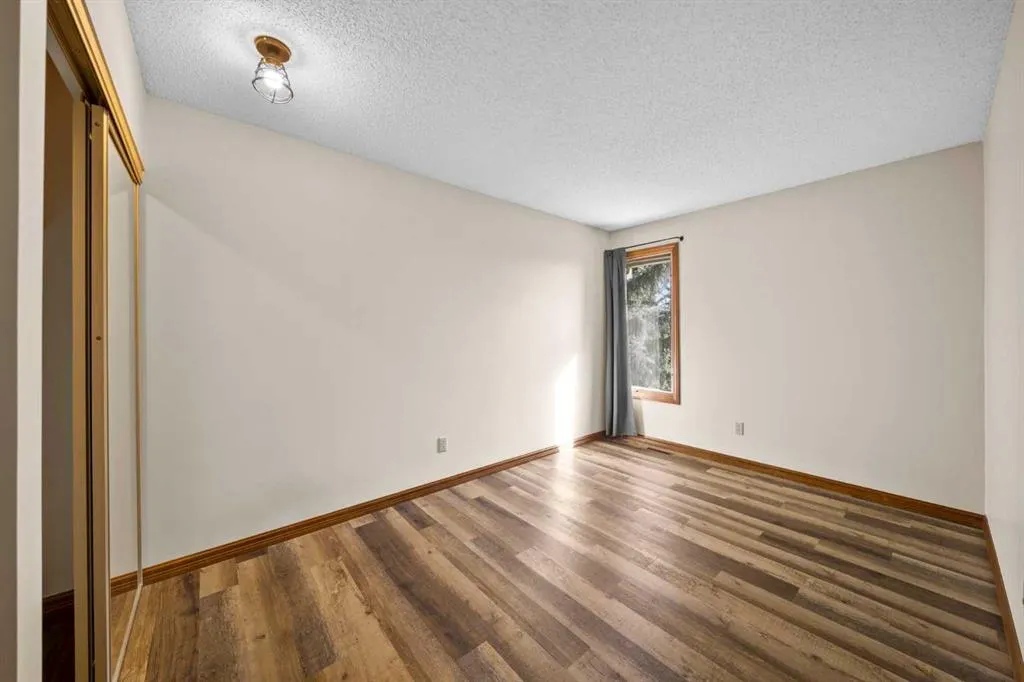 36 Strathlorne Crescent SW