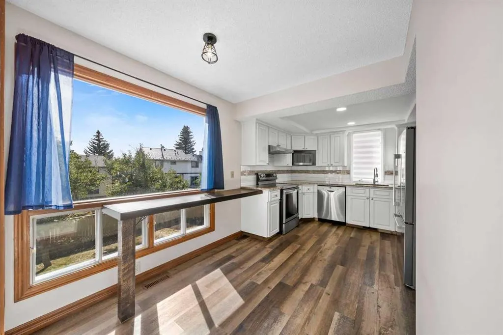 36 Strathlorne Crescent SW