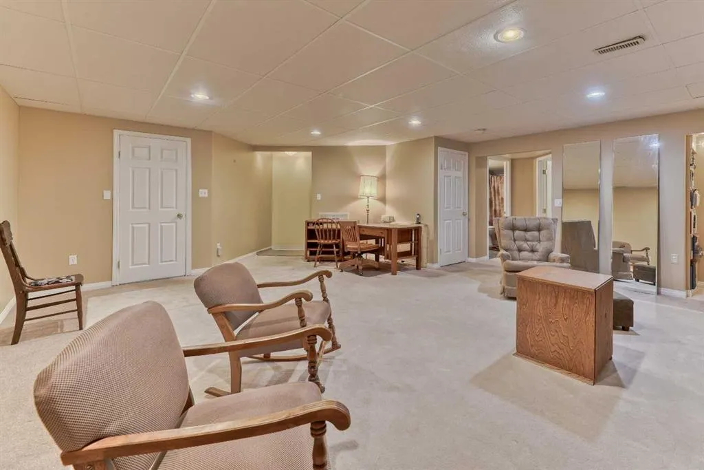 7 Scotia Landing NW