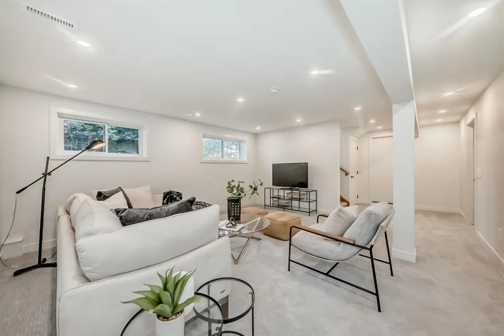 26 Dalgetty Place NW