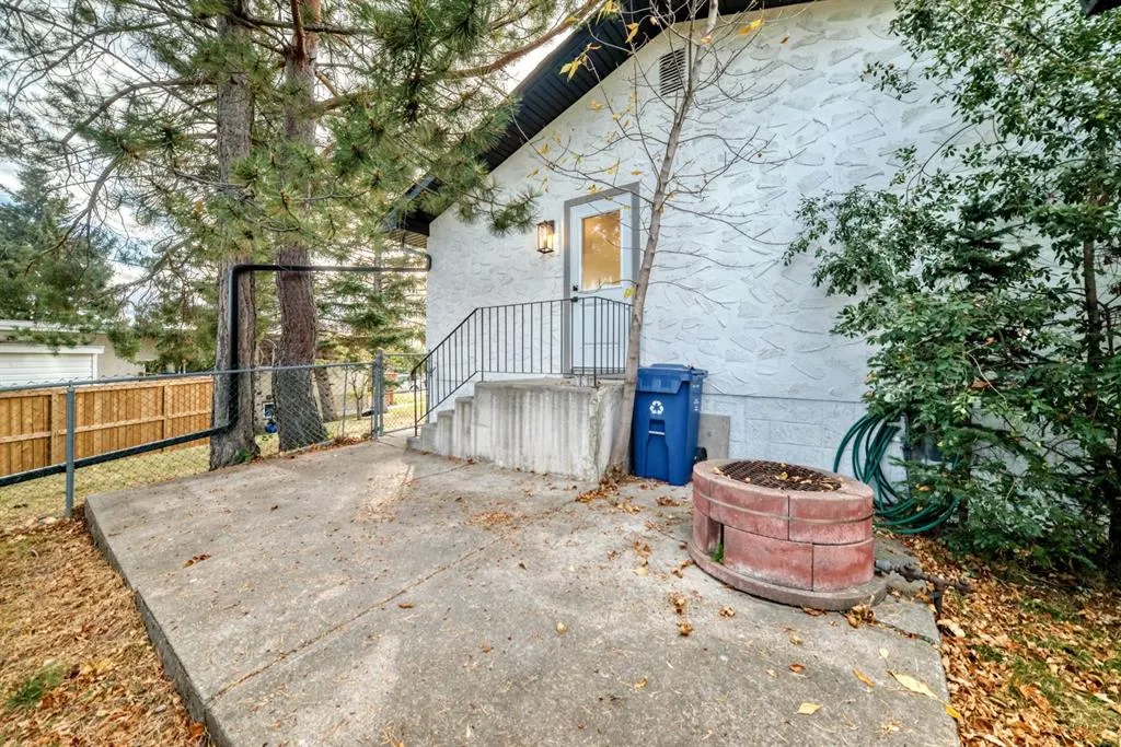 26 Dalgetty Place NW