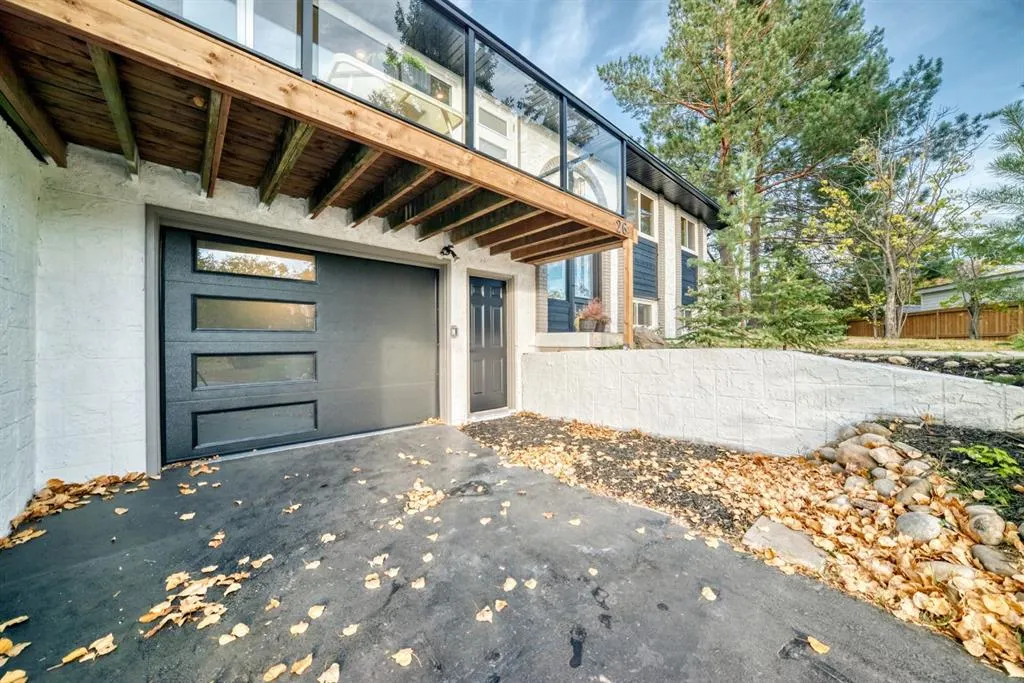 26 Dalgetty Place NW