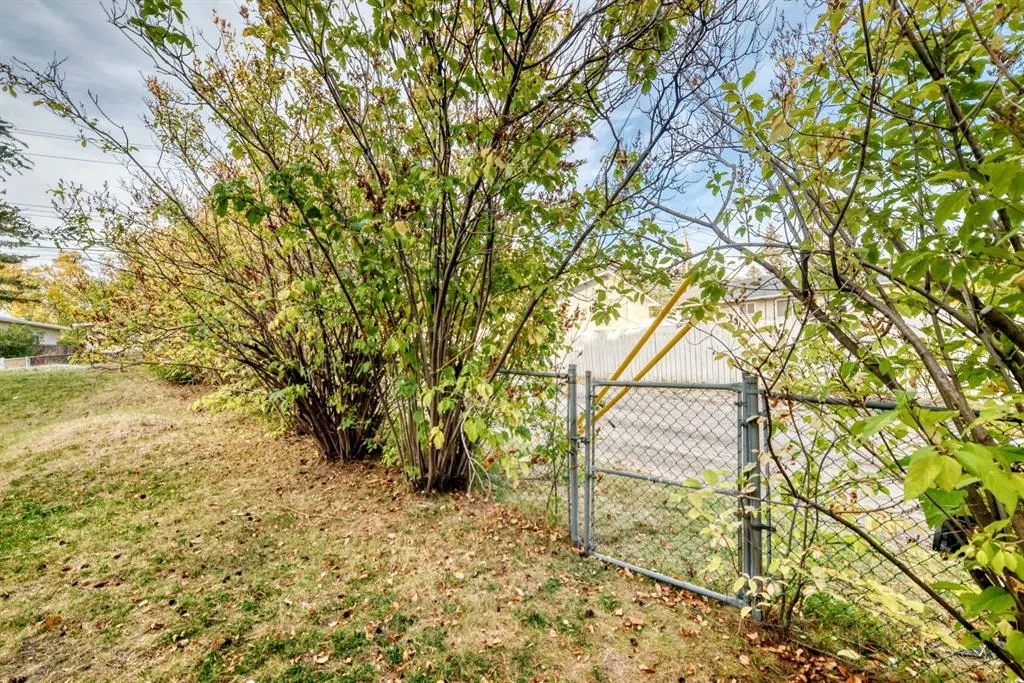 26 Dalgetty Place NW