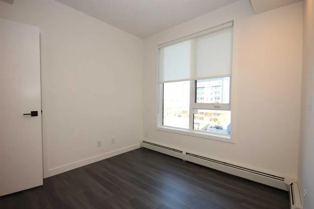 4138 University Avenue NW, #406