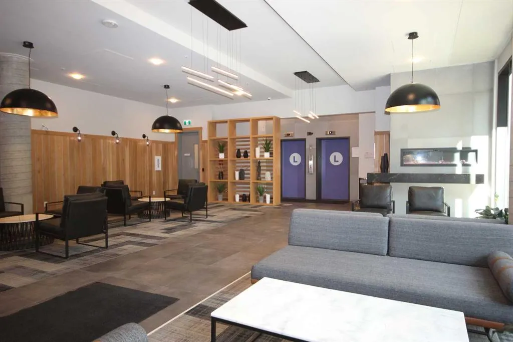 4138 University Avenue NW, #406