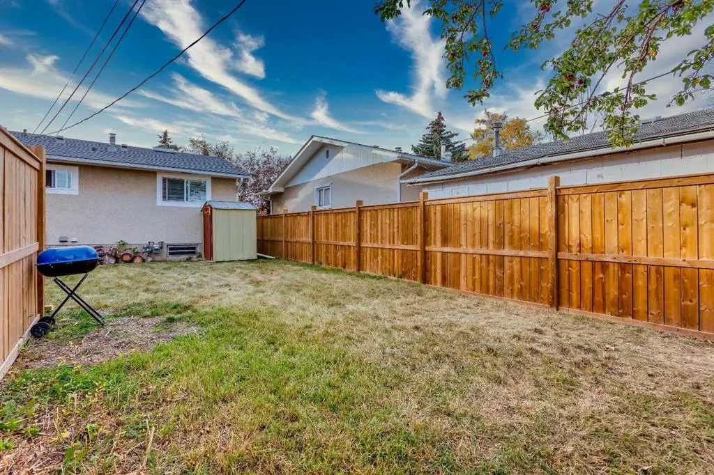 119 Maranda Close NE