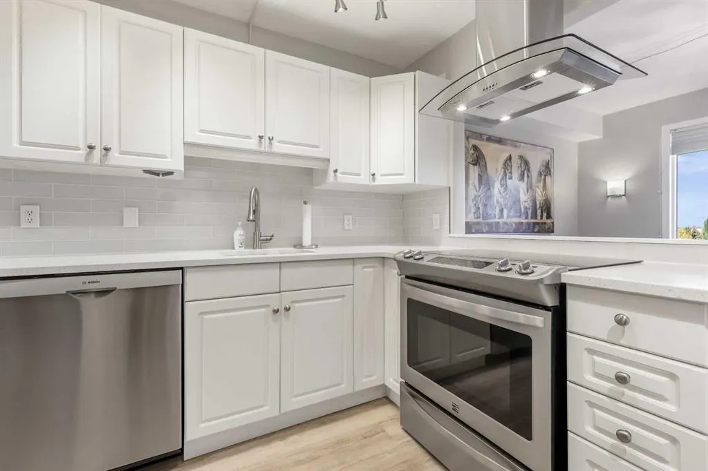 7239 Sierra Morena Boulevard SW, #404