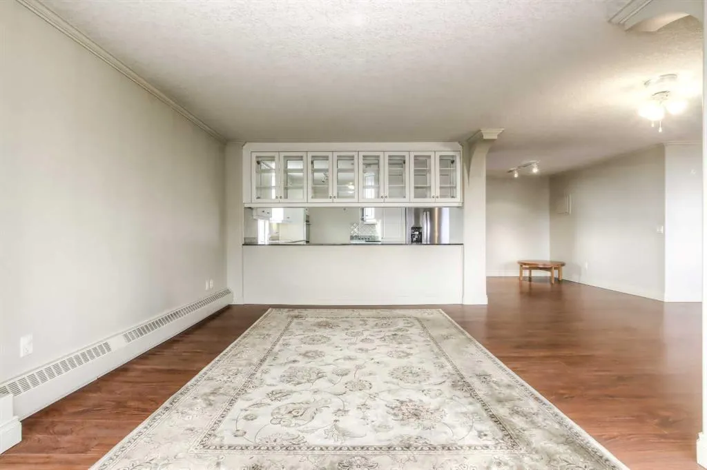 4603 Varsity Drive NW, #804
