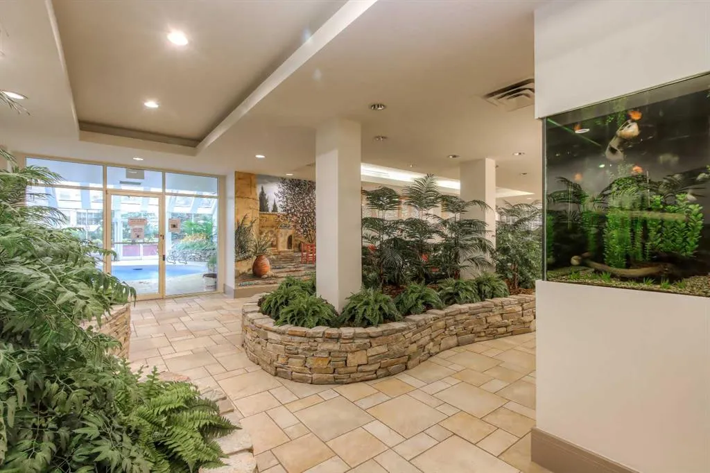 4603 Varsity Drive NW, #804