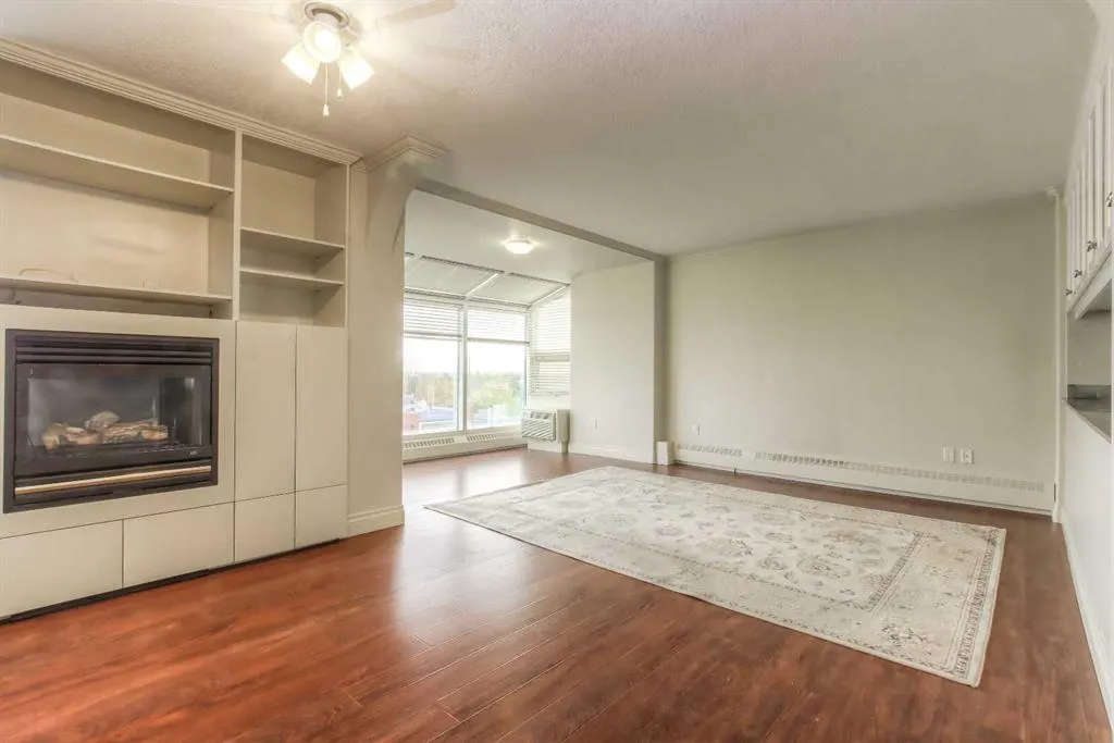 4603 Varsity Drive NW, #804