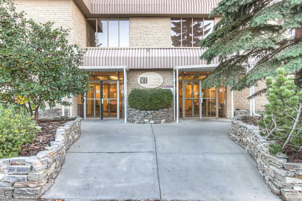 4603 Varsity Drive NW, #804