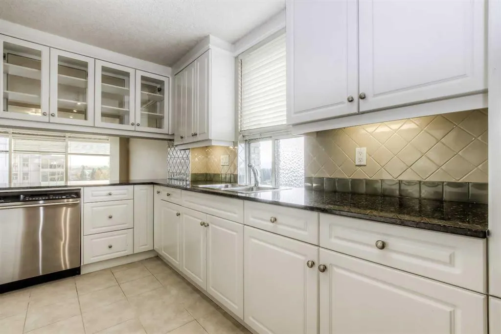 4603 Varsity Drive NW, #804