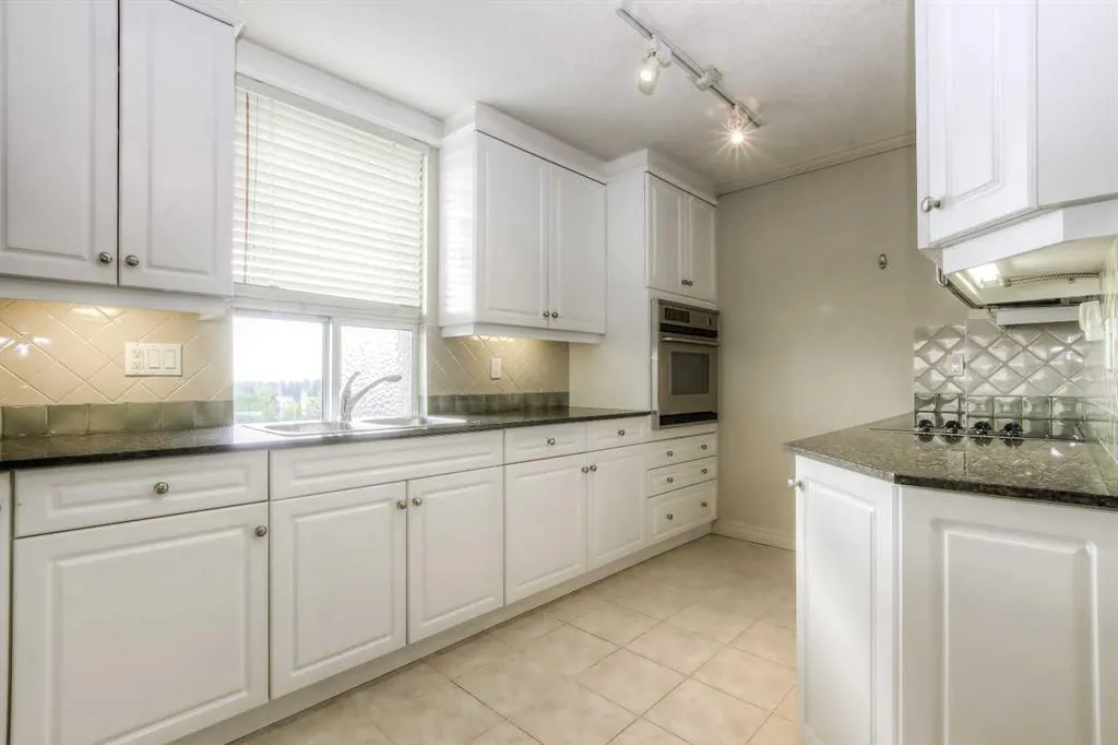 4603 Varsity Drive NW, #804