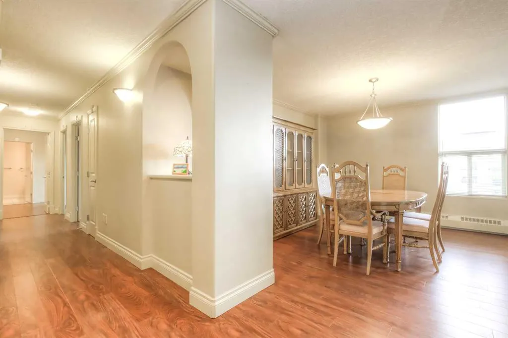 4603 Varsity Drive NW, #804