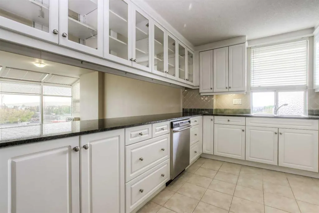 4603 Varsity Drive NW, #804