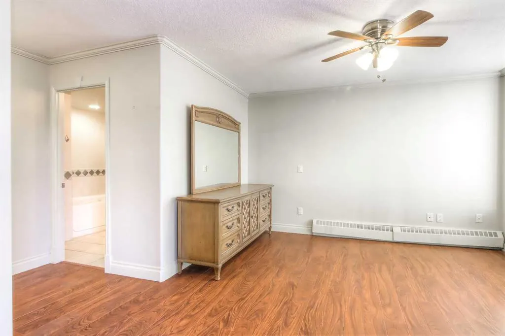 4603 Varsity Drive NW, #804