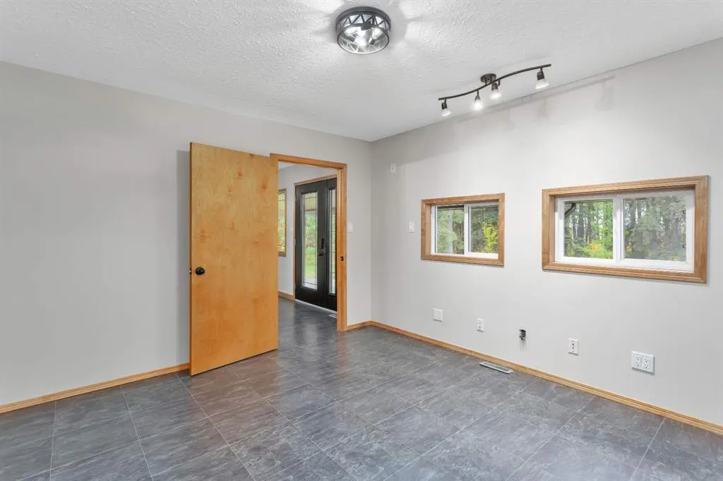 390055 Range Road 7-0