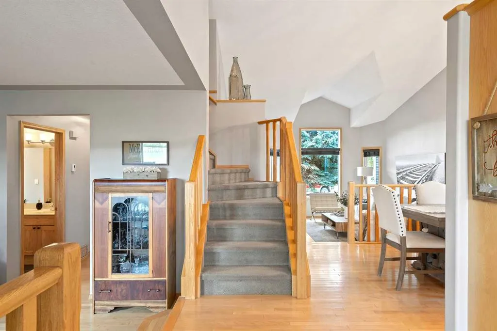 416 Meadowbrook Bay SE