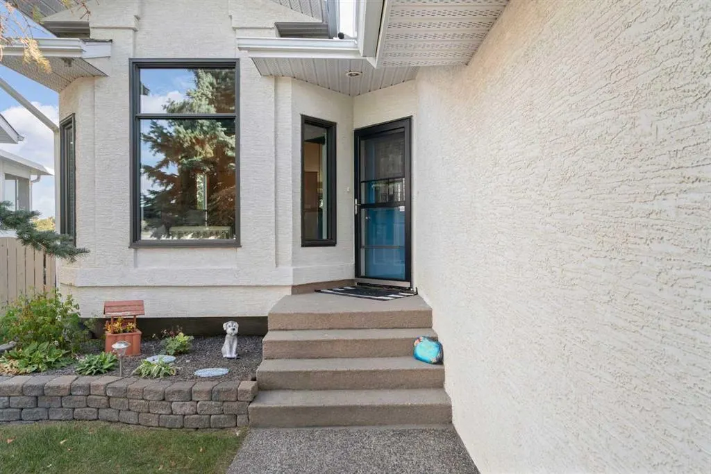 416 Meadowbrook Bay SE
